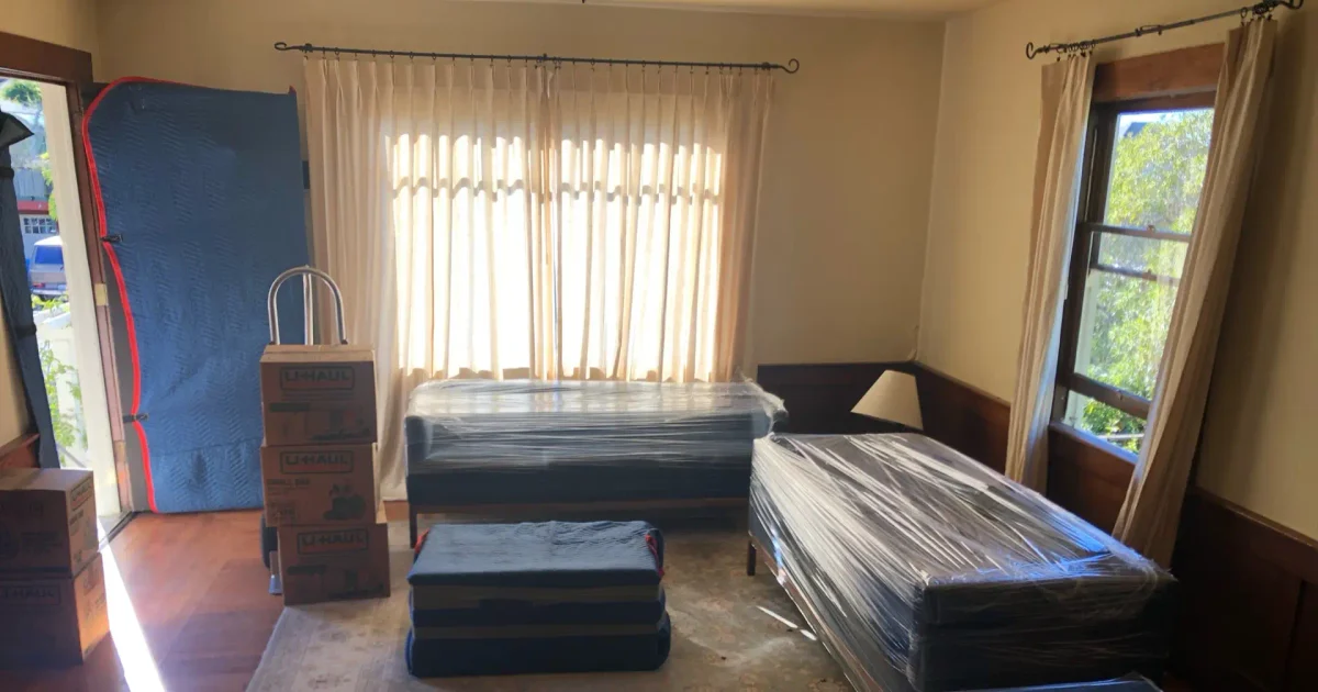 FAQ: How Far in Advance Should I Book Movers? — Murdock’s Moving & Storage Field Guide