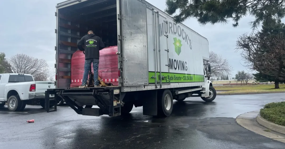 How to Move with Pets Safely to Roseville, CA — Murdock’s Moving & Storage Field Guide